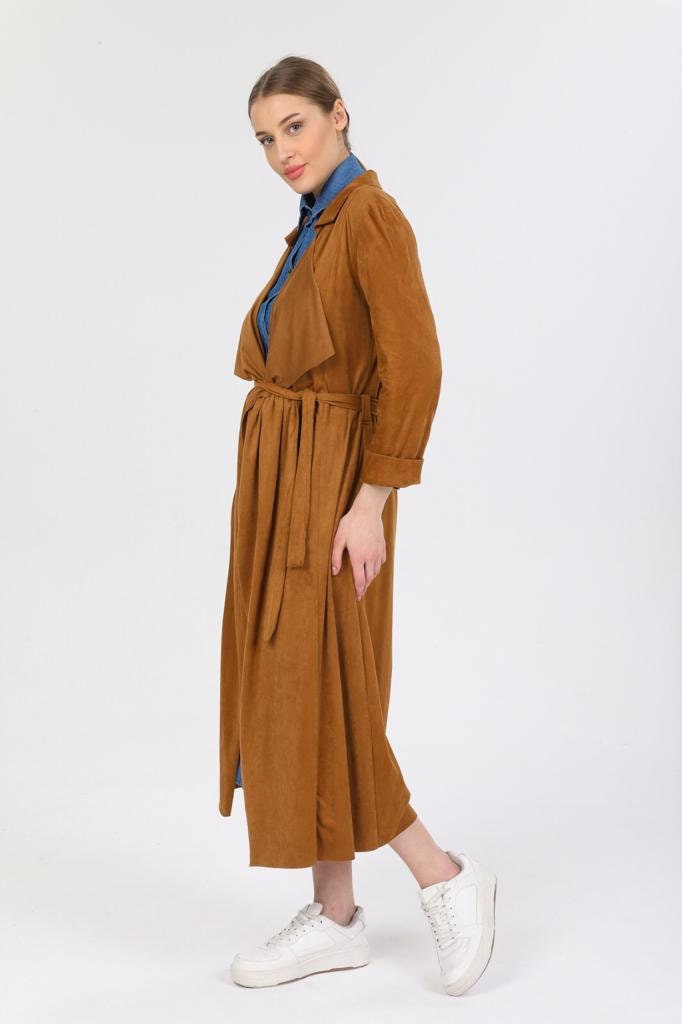 Gabardina de cuero de ante color camel de diseñador