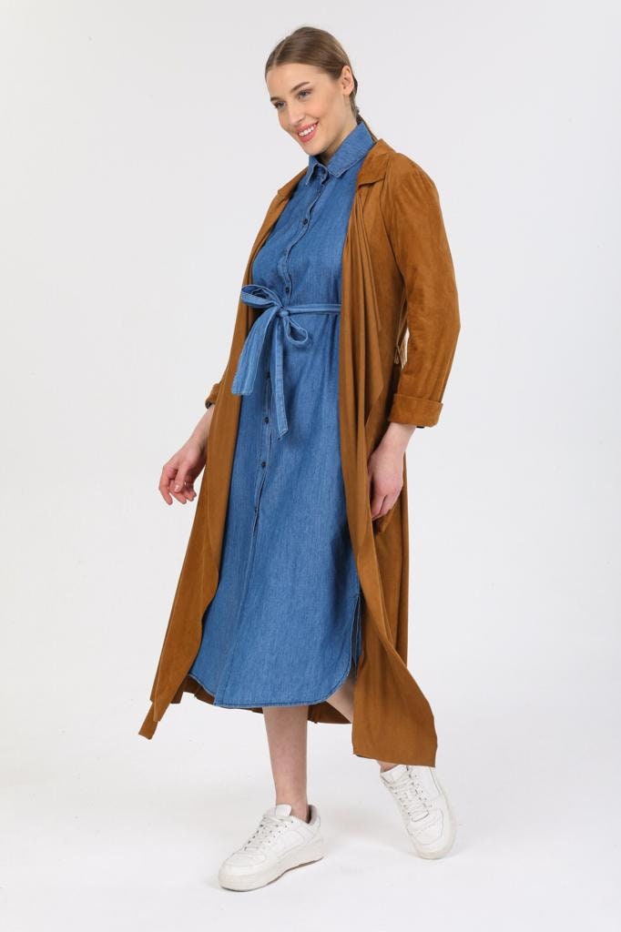 Gabardina de cuero de ante color camel de diseñador