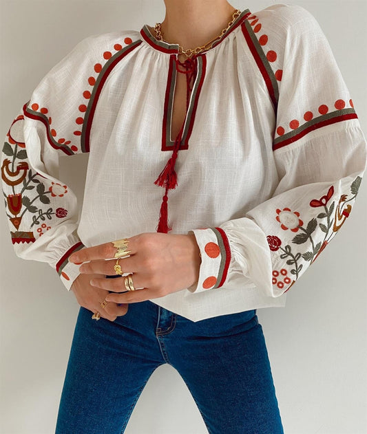 Kırmızı Çiçek İşlemeli Ukrayna Pamuklu Vyshyvanka