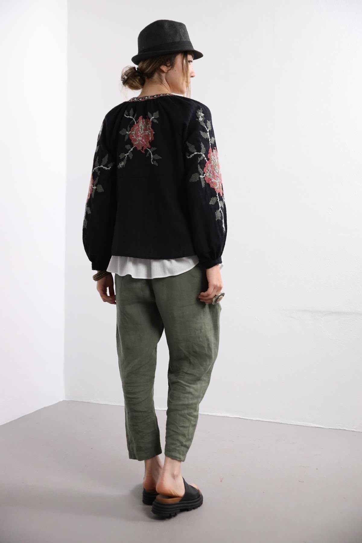 Gül İşlemeli Vyshyvanka Hafif Ceket