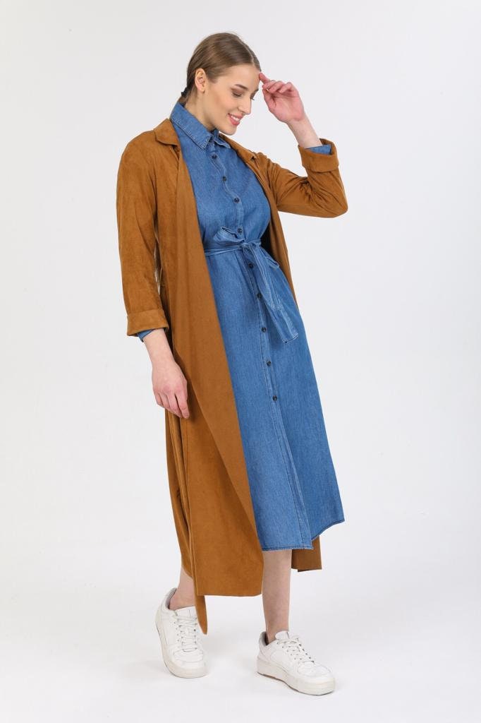 Gabardina de cuero de ante color camel de diseñador