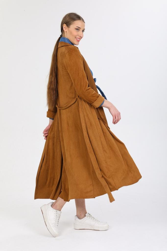 Gabardina de cuero de ante color camel de diseñador