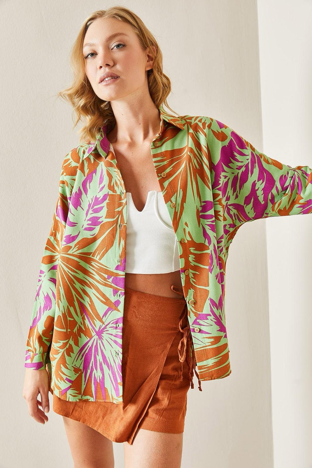 Camisa Lola Green Fuchsia Design de lino y mezcla