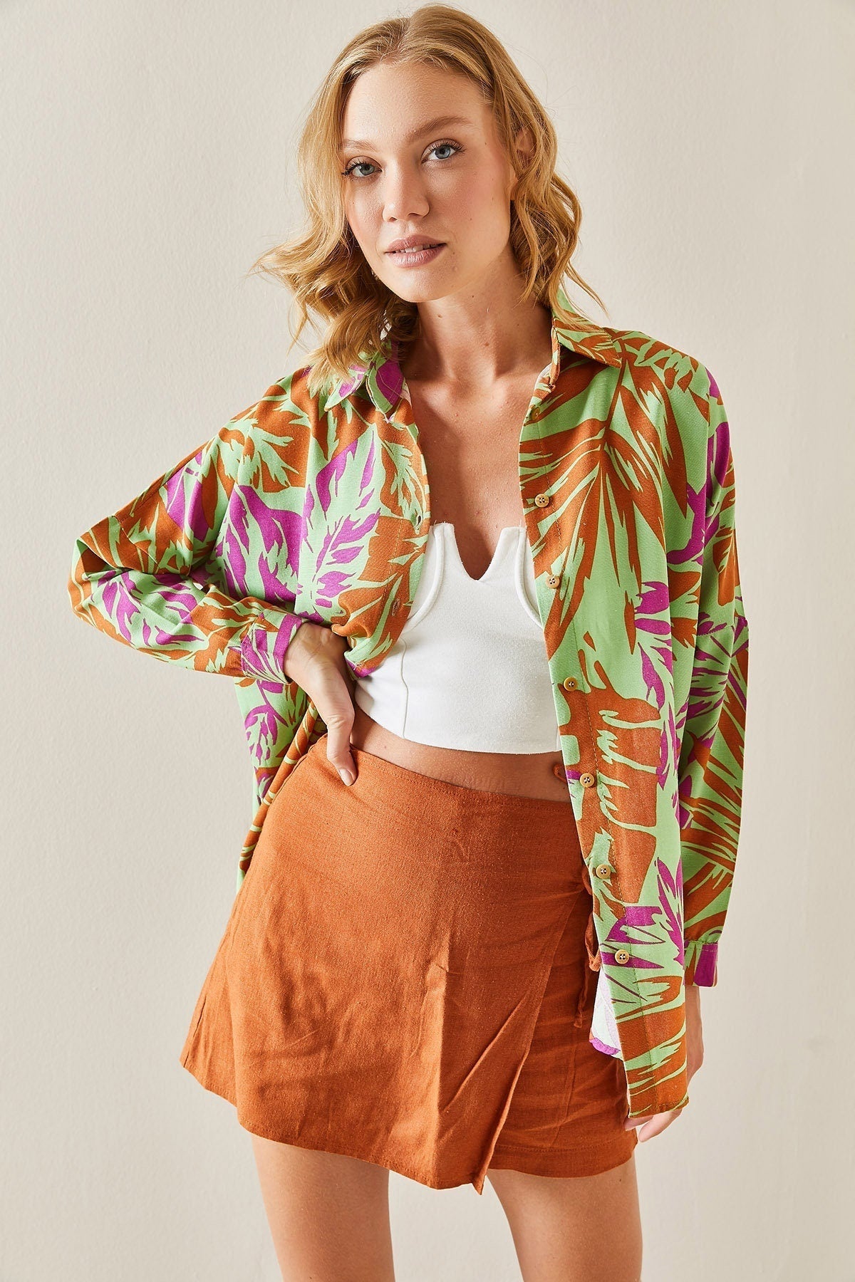 Camisa Lola Green Fuchsia Design de lino y mezcla