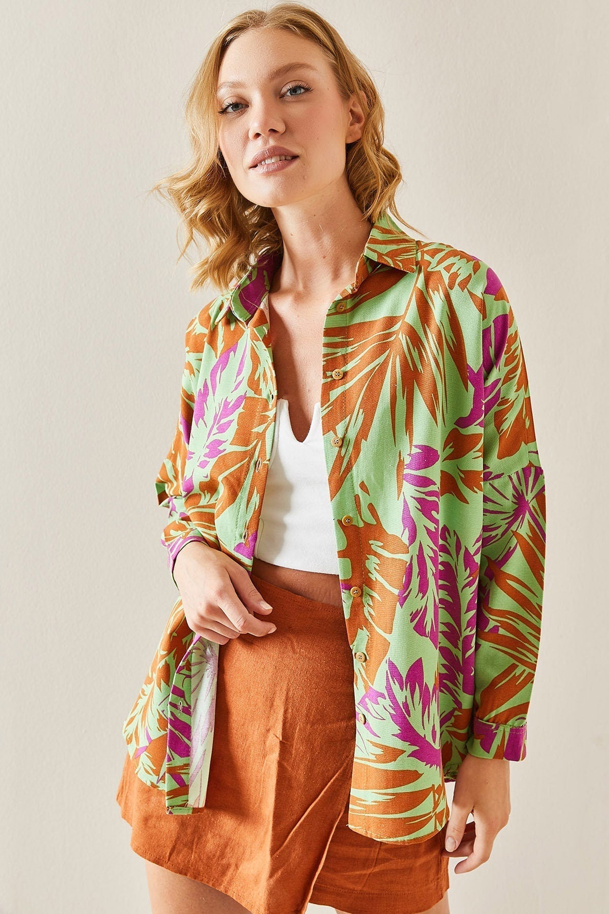 Camisa Lola Green Fuchsia Design de lino y mezcla