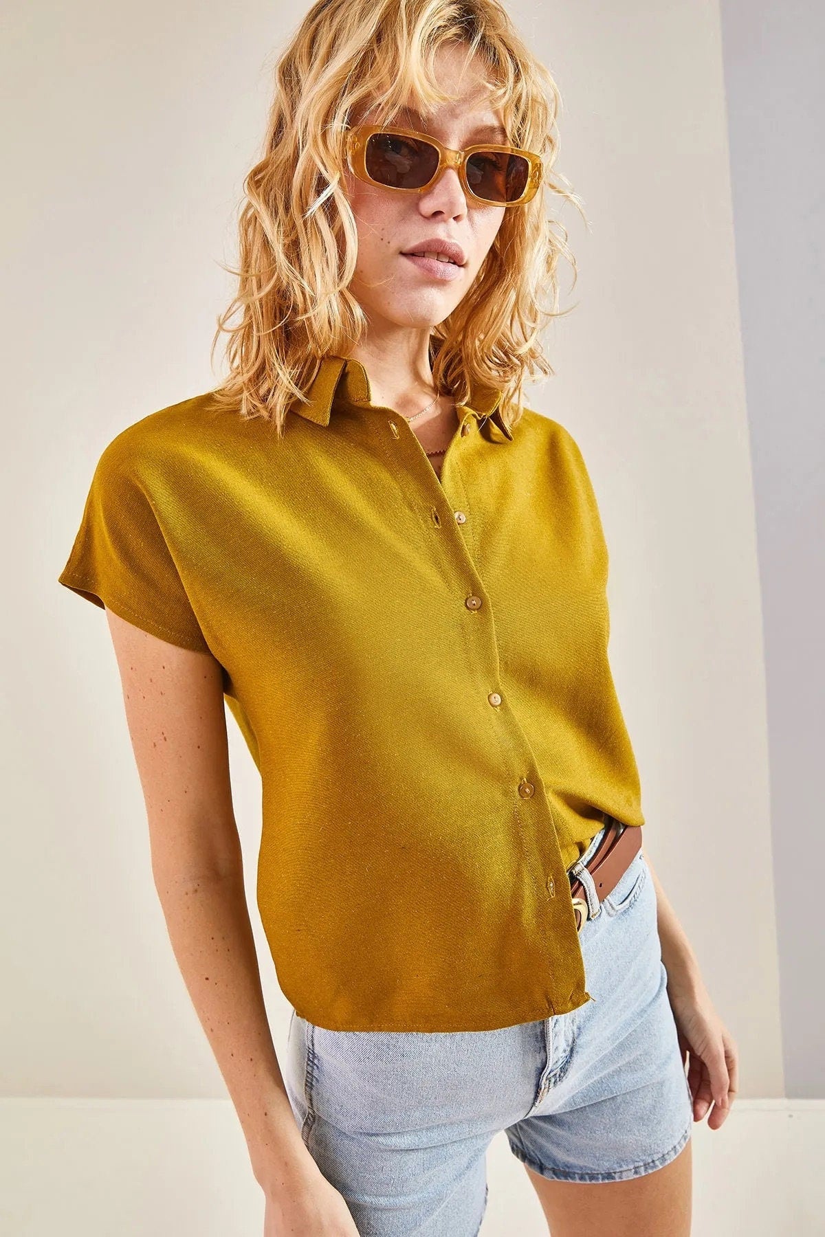 Camila Fuschia Linen Short Sleeve Button-Down Shirt