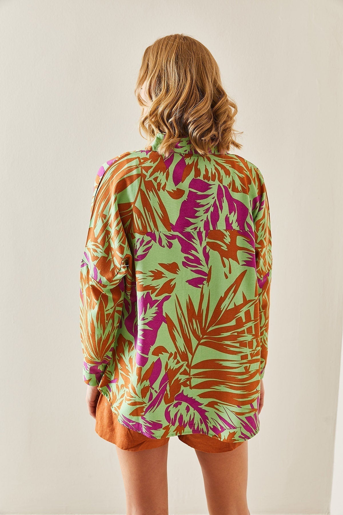 Camisa Lola Green Fuchsia Design de lino y mezcla