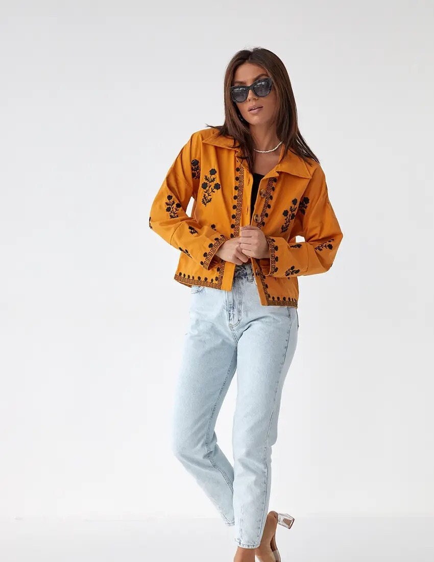 Beyaz İşlemeli Pamuk Ceket