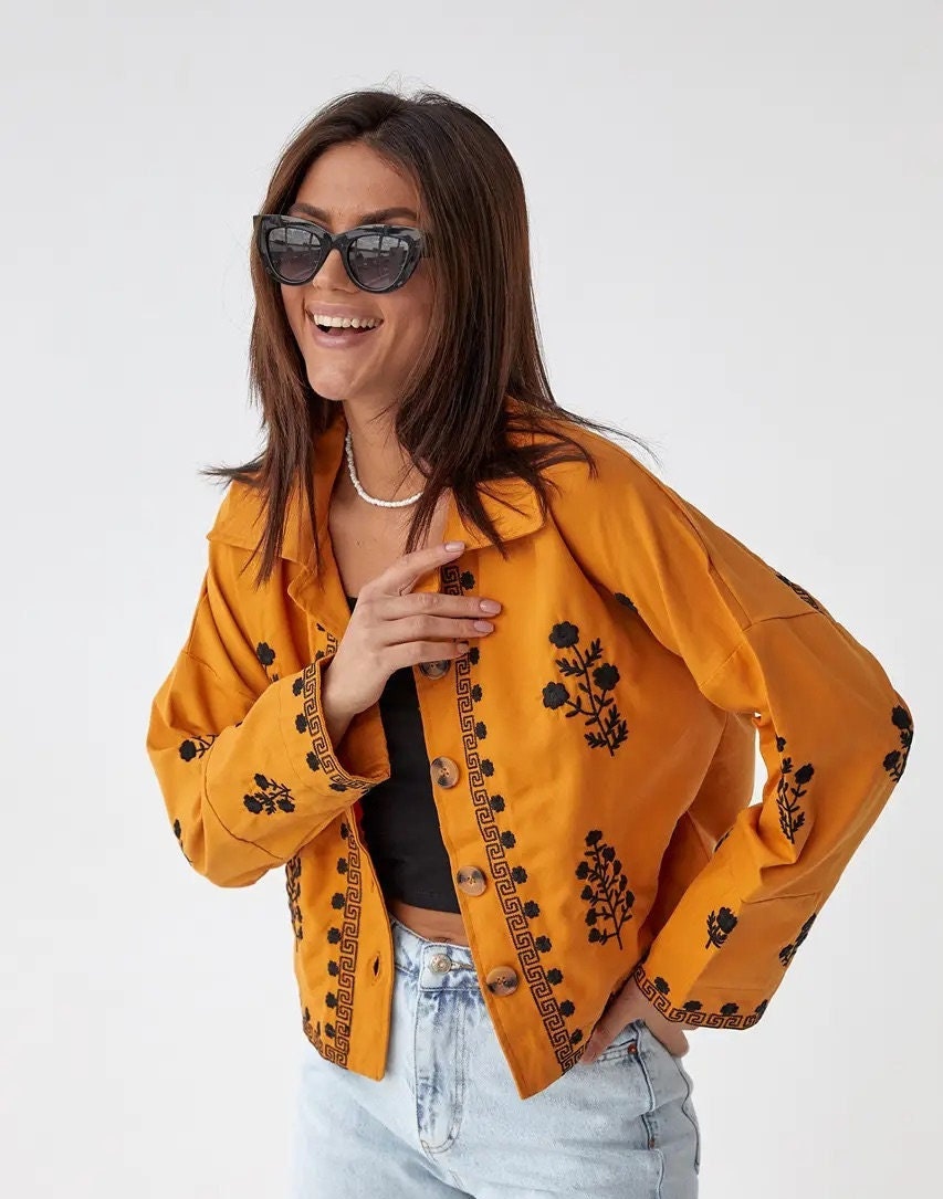 Beyaz İşlemeli Pamuk Ceket