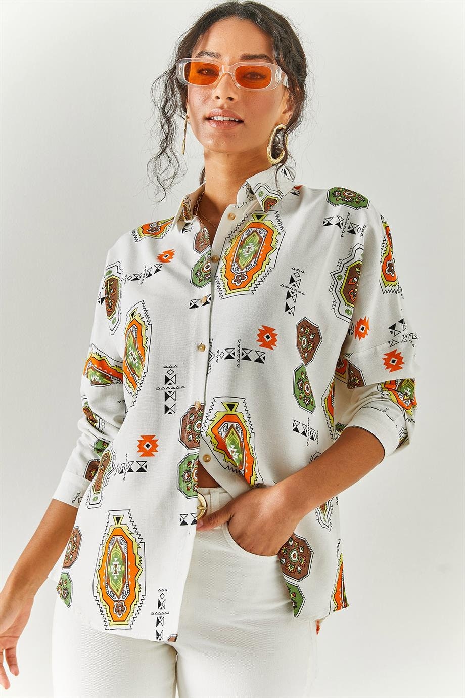 Blusa de lino con estampado étnico Lola Brown