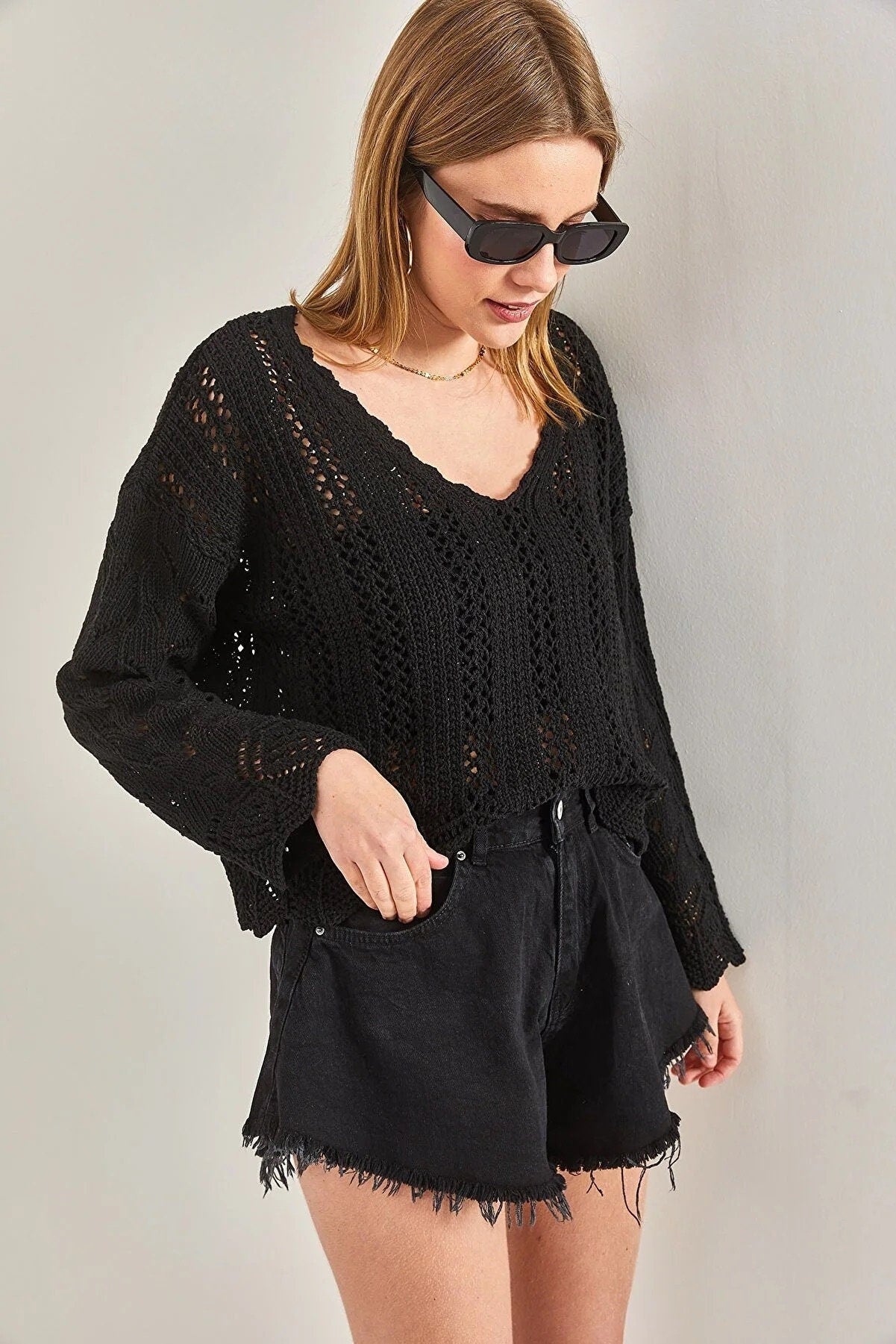 Suéter Cassie Black elegante, fresco y bohemio de ganchillo