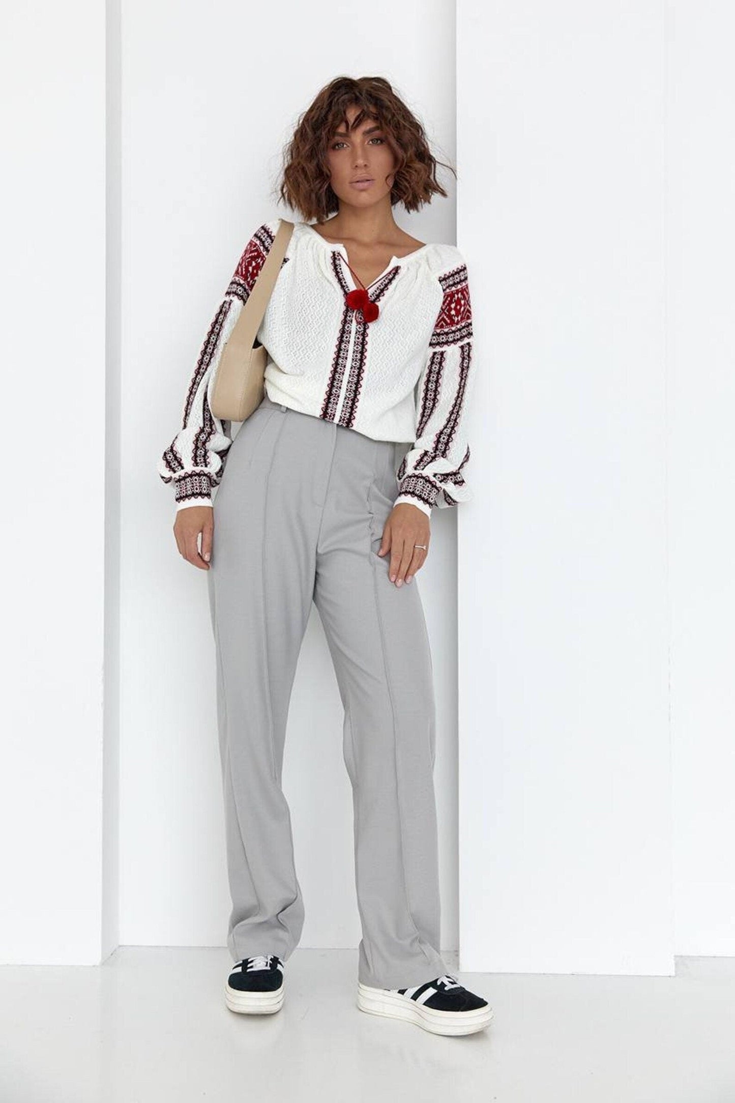 Blusa ucraniana de punto bordada