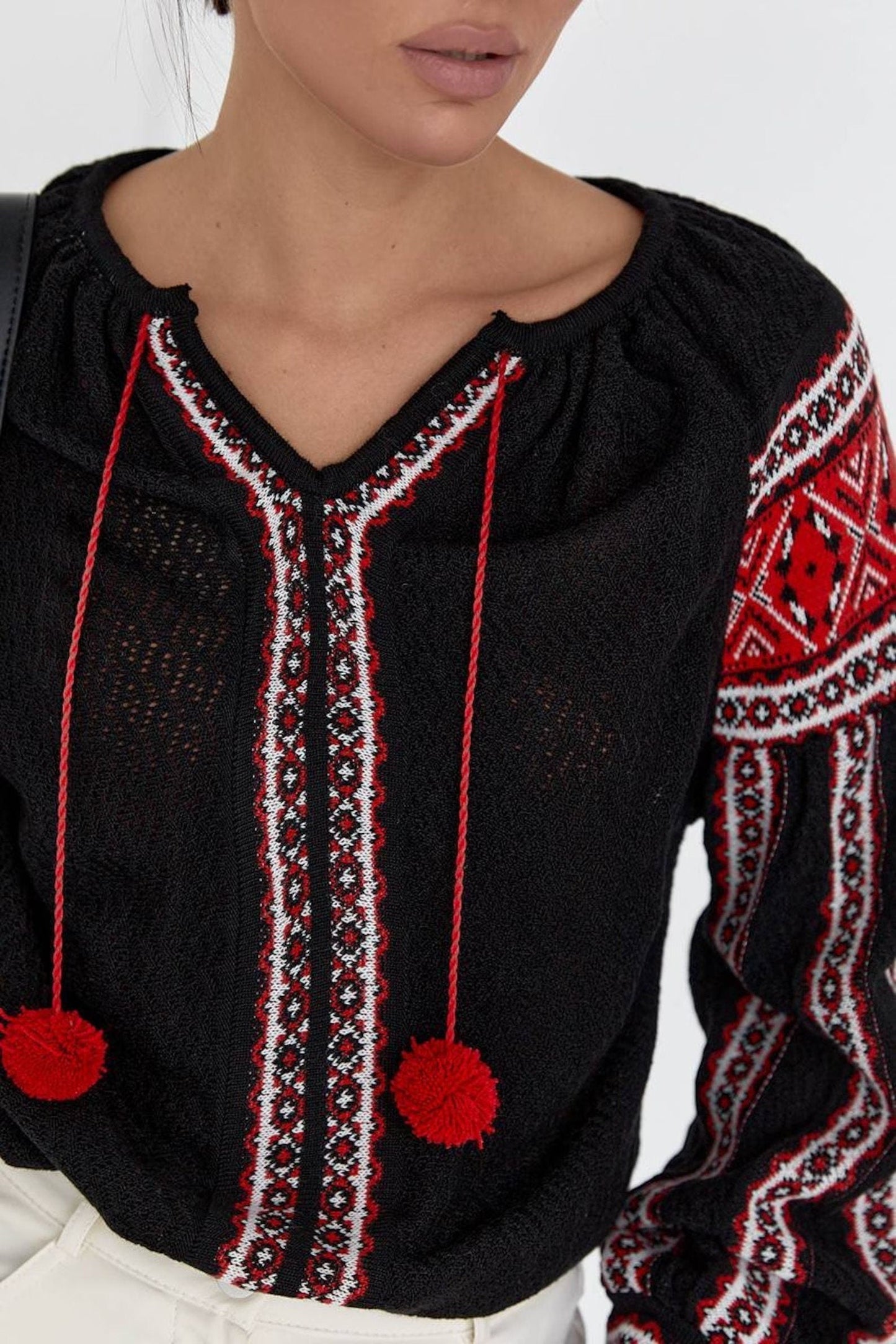 Blusa ucraniana de punto bordada