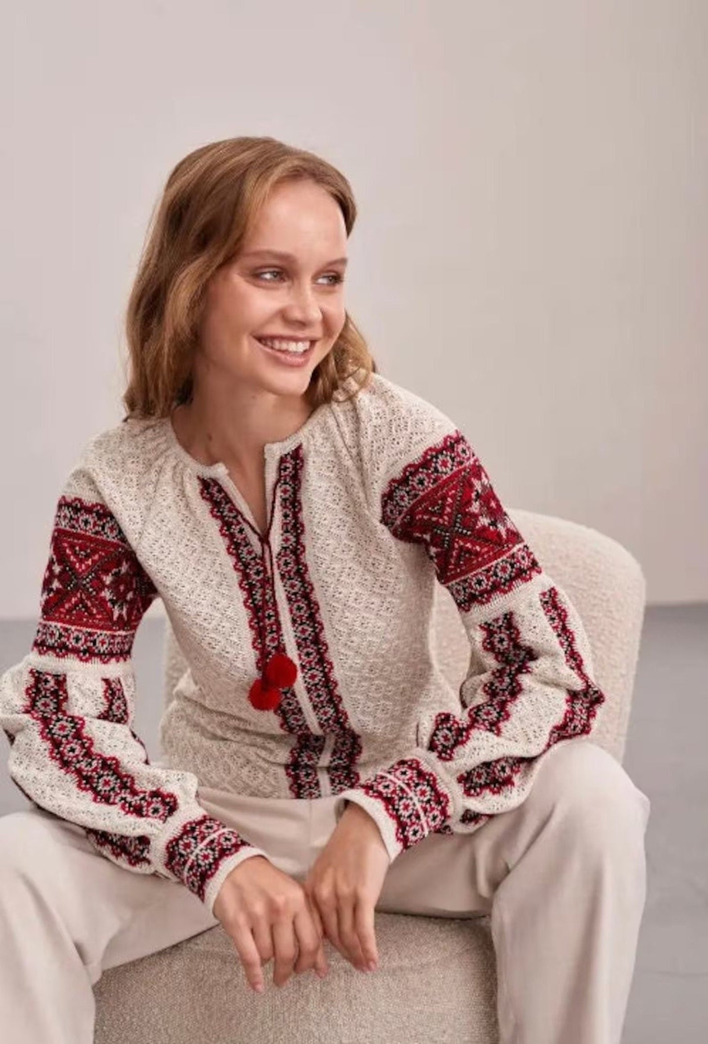 Blusa ucraniana de punto bordada
