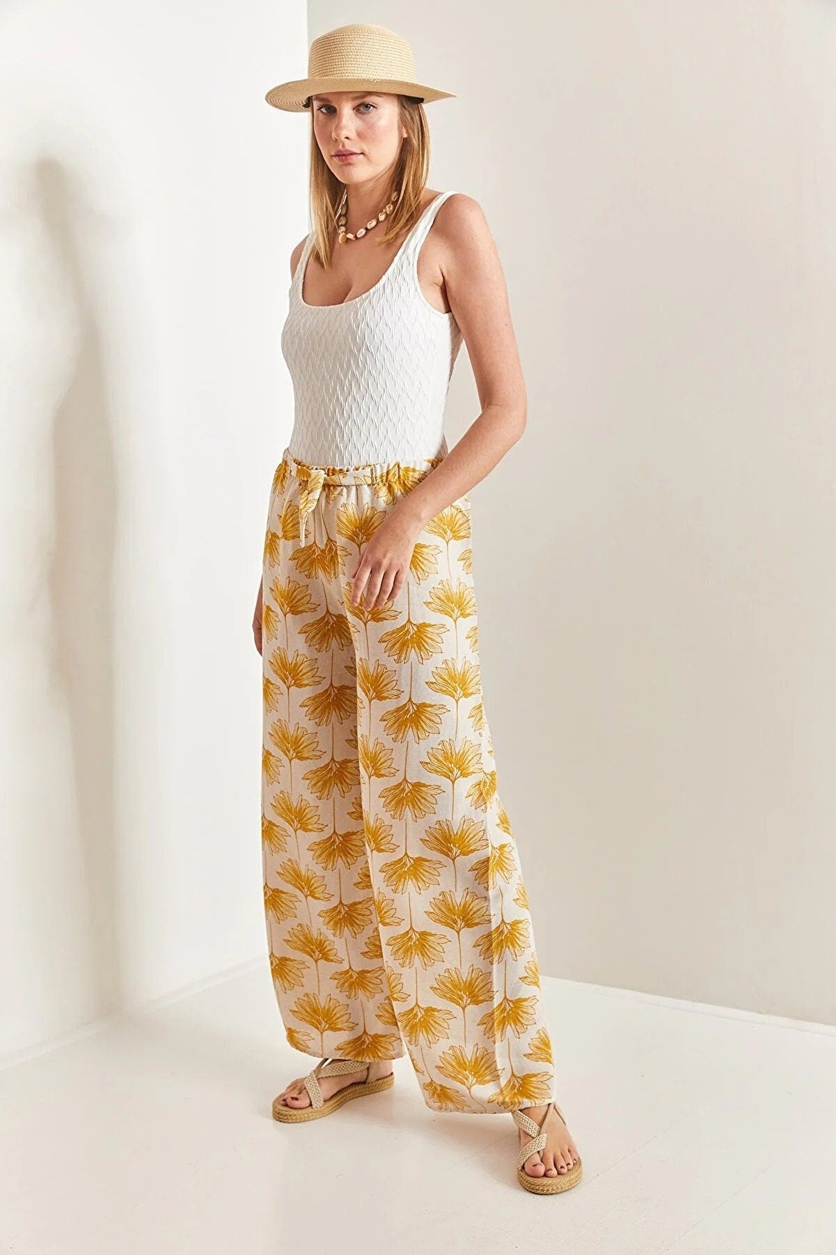 Sarı Ginkgo Baskılı Geniş Paçalı Keten Pantolon