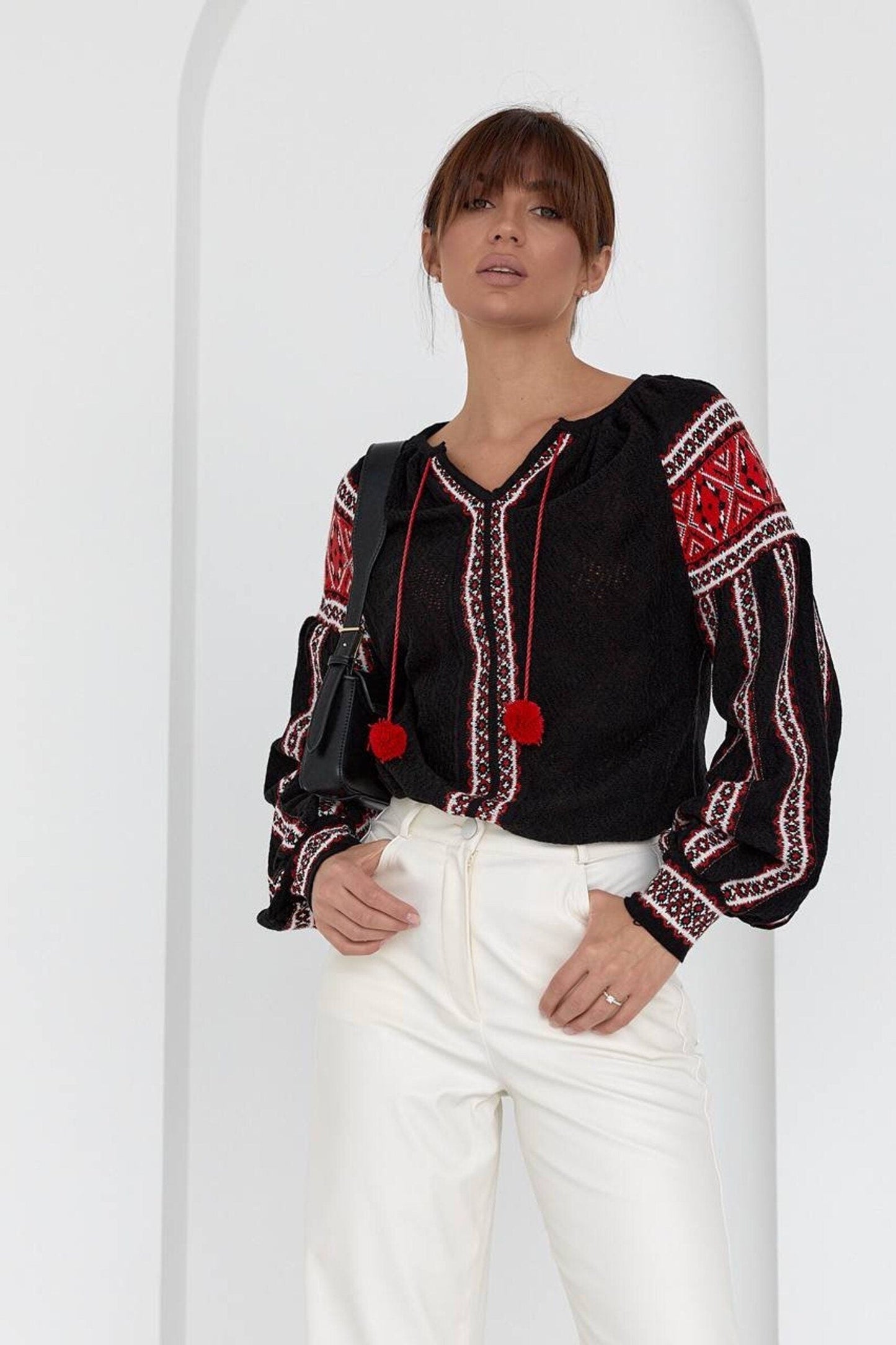Blusa ucraniana de punto bordada