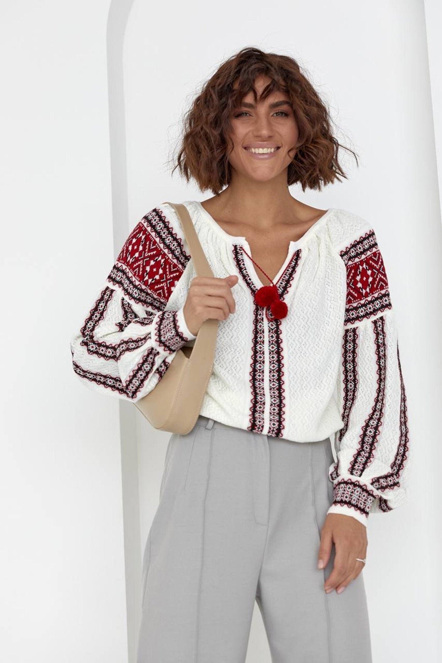 Blusa ucraniana de punto bordada