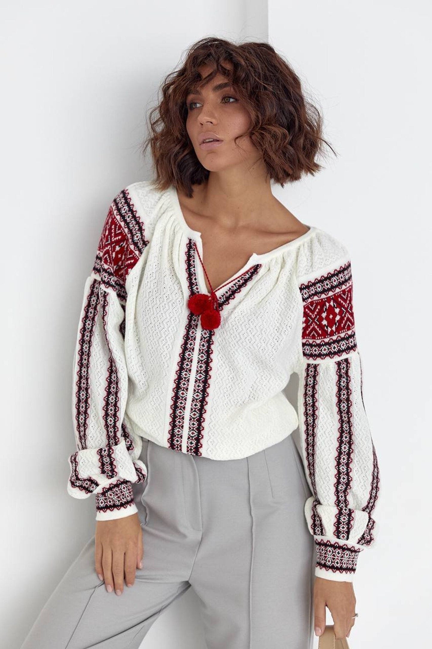 Blusa ucraniana de punto bordada