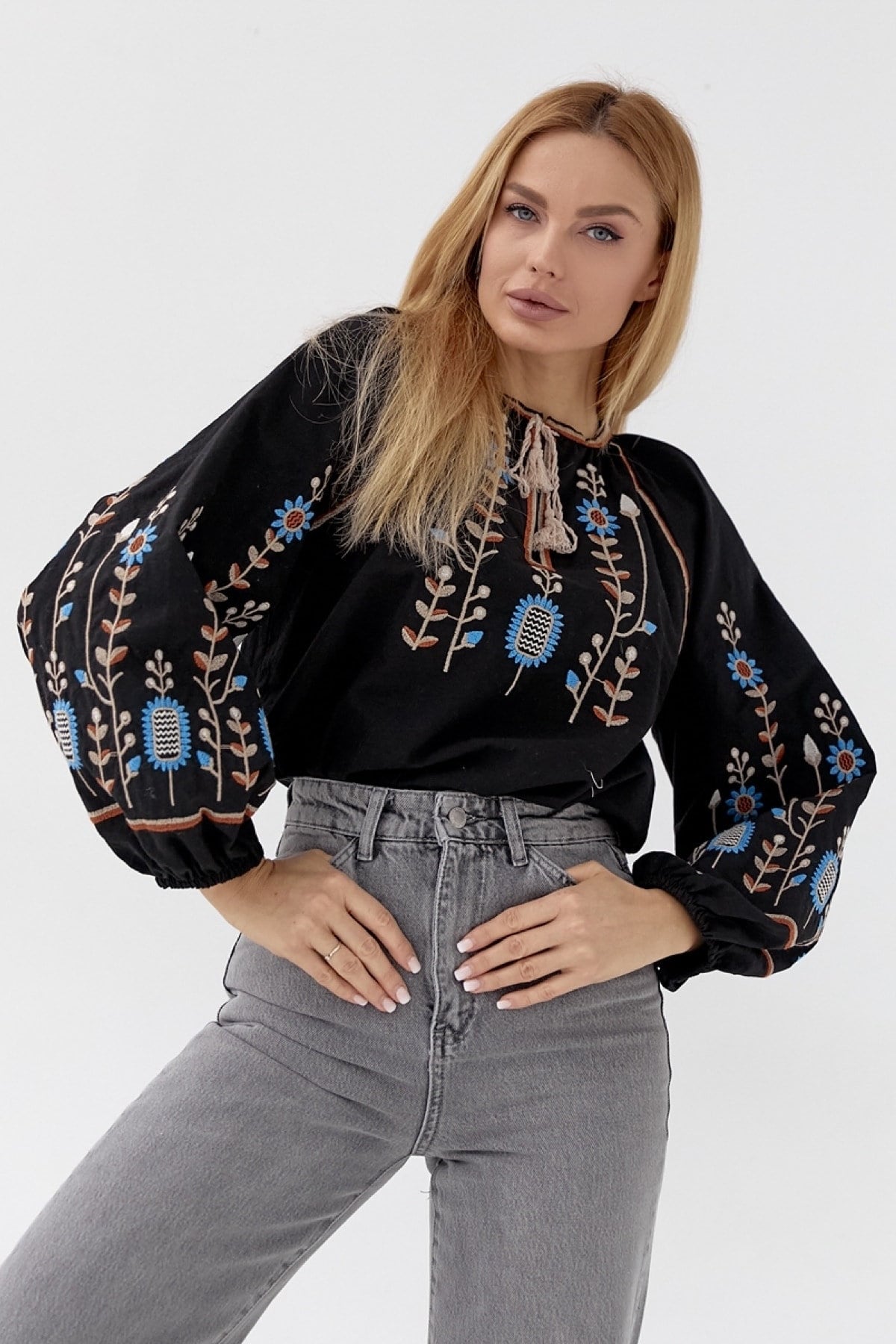 Blusa Tradicional de Algodón Bordado