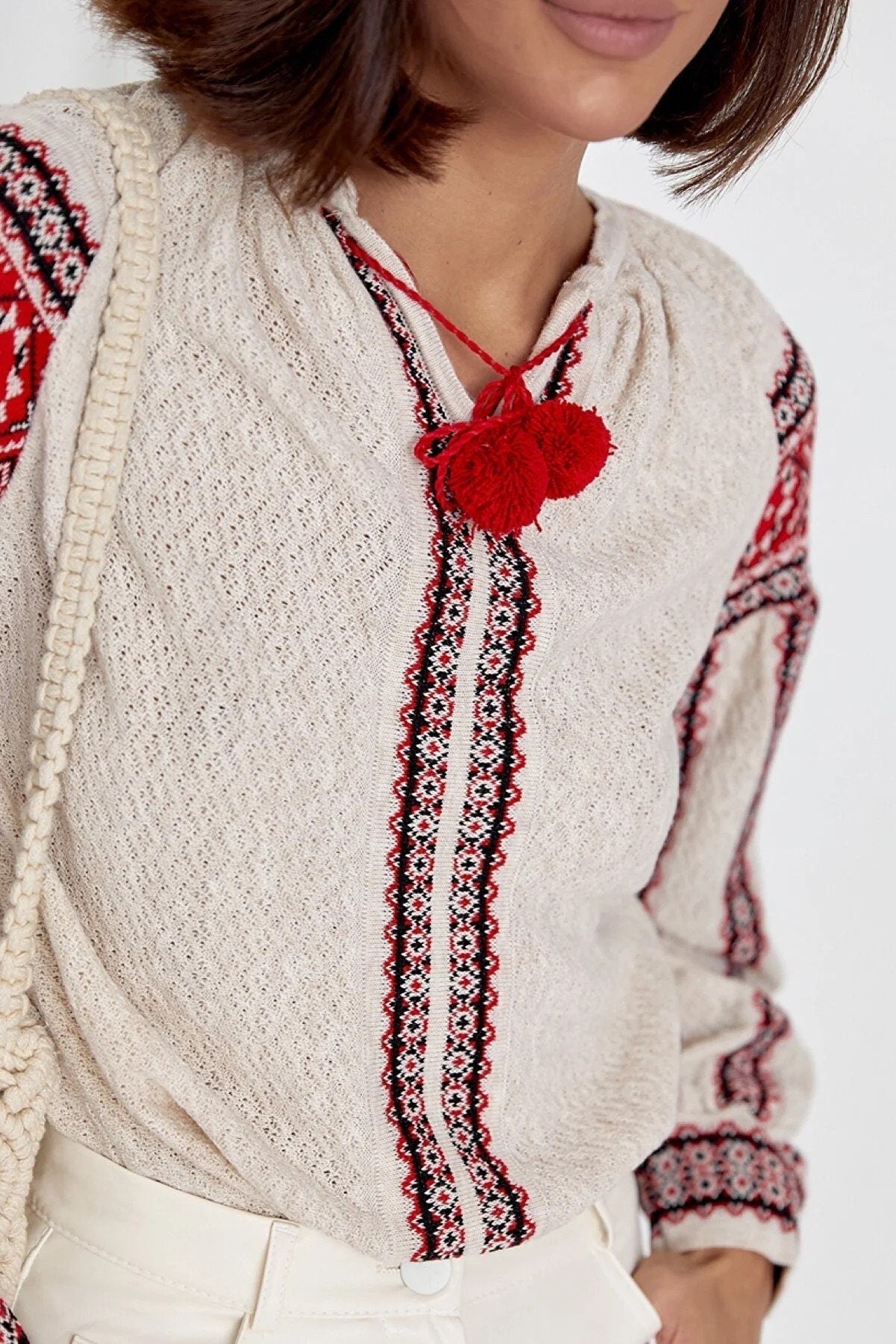 Blusa ucraniana de punto bordada
