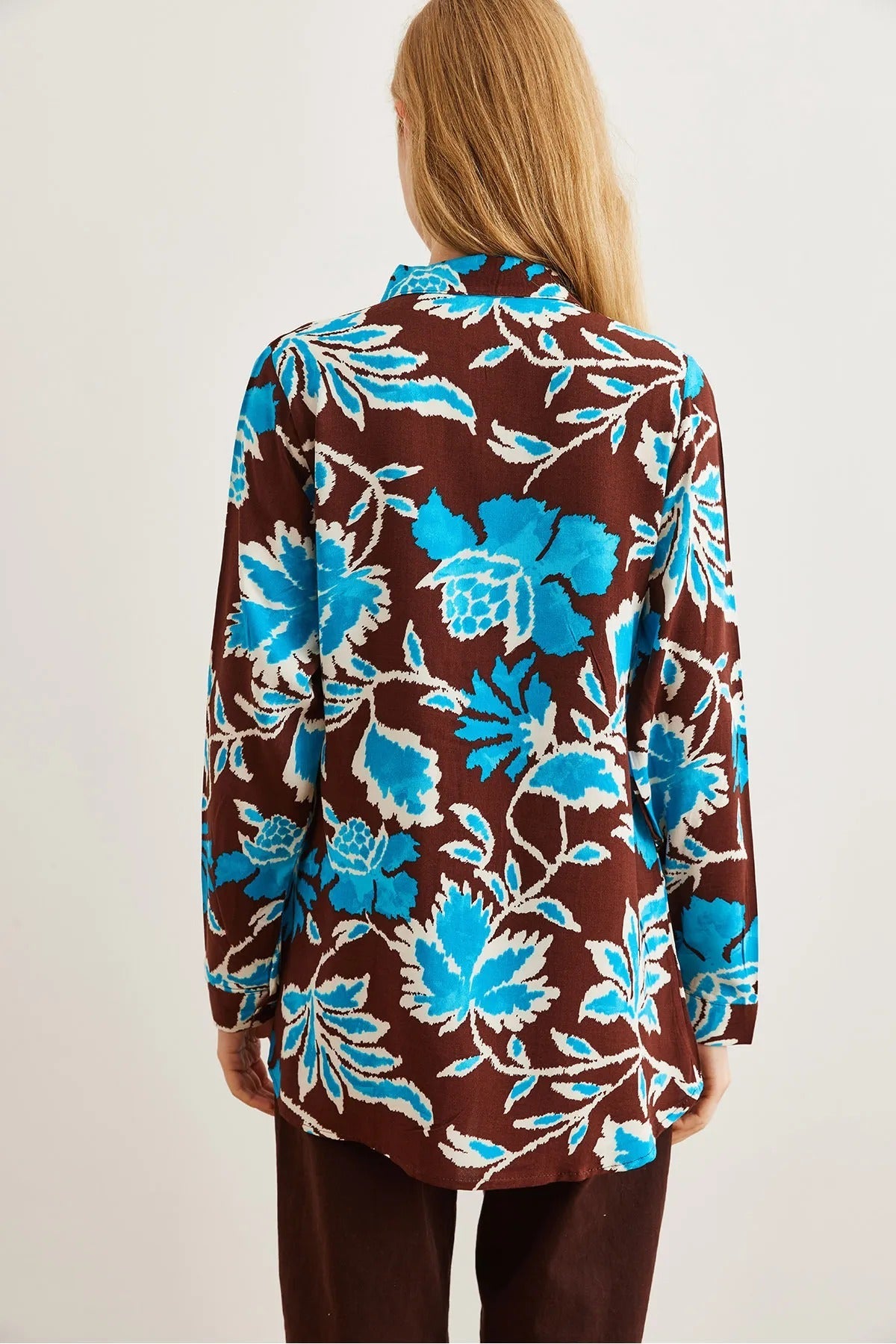 Camisa abotonada Sophia Blue de diseñador con estampado floral