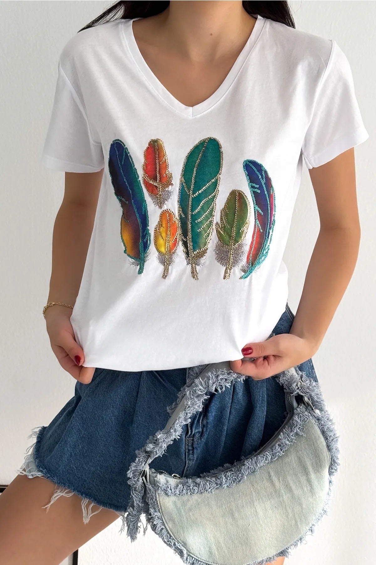 Tilda Renkli Tüylü Payetli Pamuklu Tişört - Beyaz 