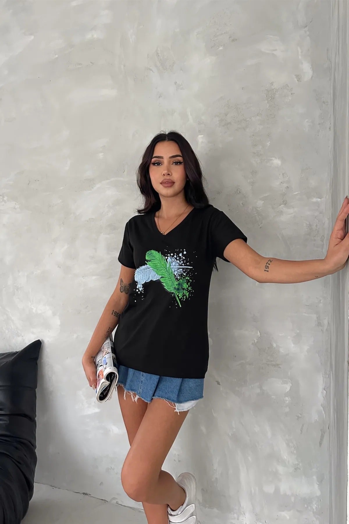 Tilda Yaprak Desenli Payetli Pamuklu Kısa Kollu Tişört - Siyah 