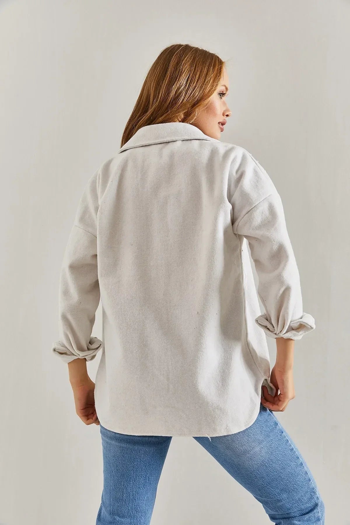 Chaqueta de tipo camisa bordada con margaritas de algodón de lavanda