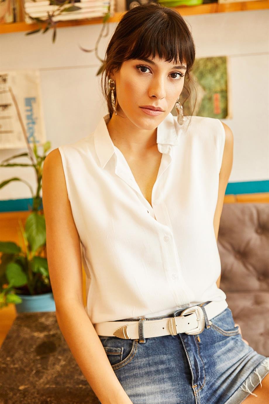 Carol Ivory Sleeveless Button-Down Shirt