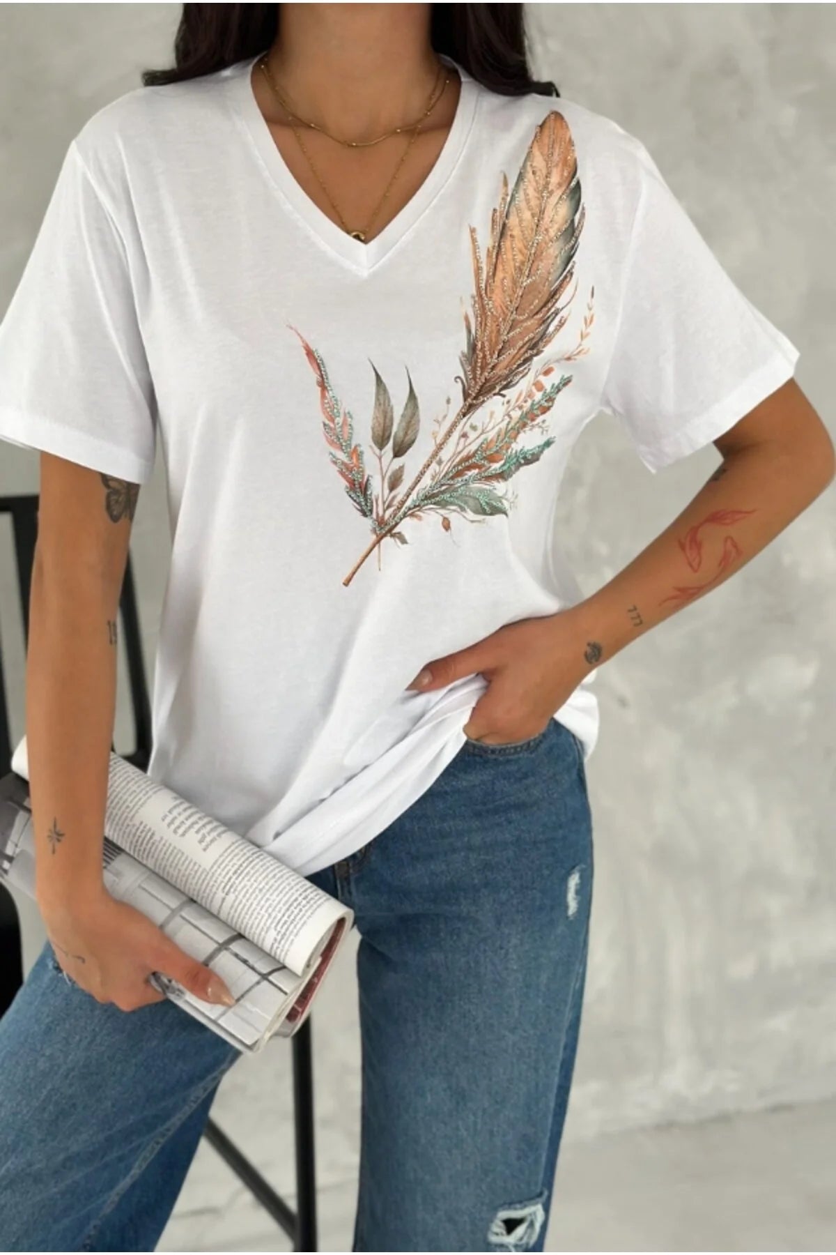 Camiseta de algodón bordada con flores Tilda White
