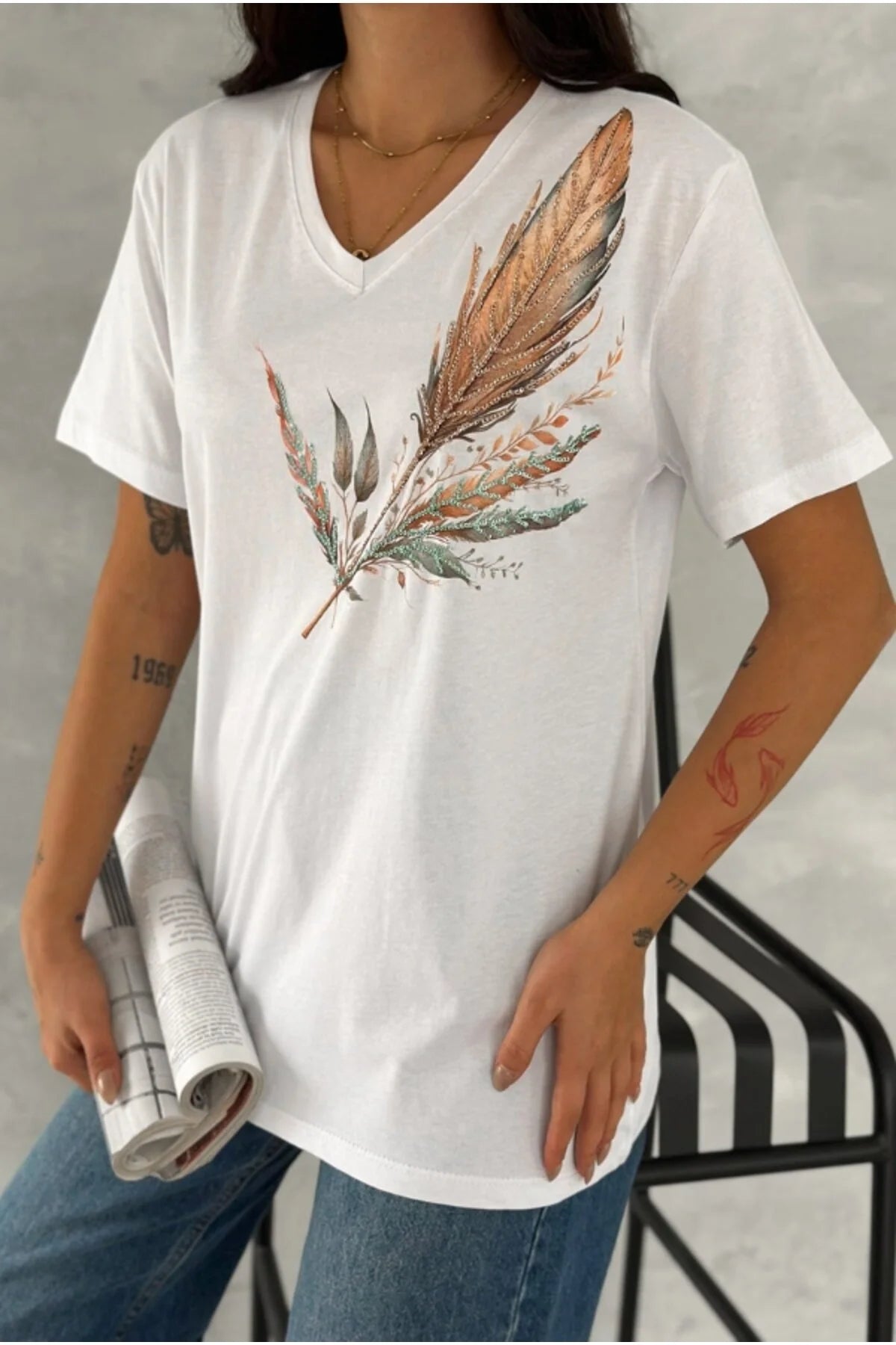 Camiseta de algodón bordada con flores Tilda White